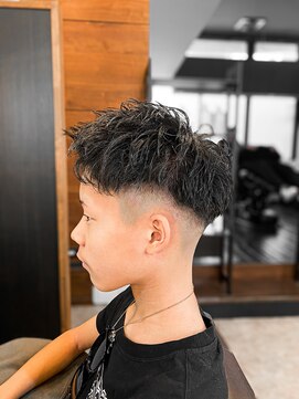 アイリーヘアデザイン(IRIE HAIR DESIGN) 【IRIE HAIR赤坂】スキンフェード×アップバングショート×束感