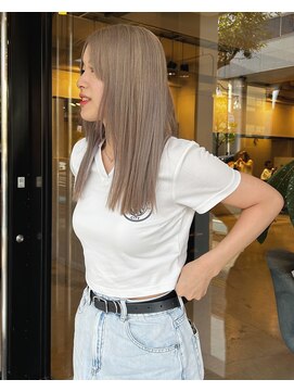 ディーカヘアー(Di KA HAIR) スモーキーベージュ/ロング/TAKUMI