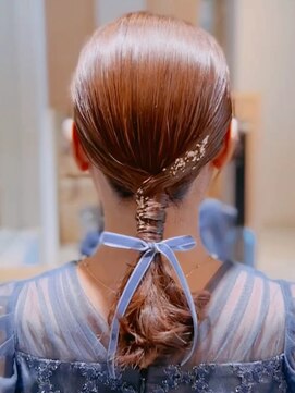 フォーエス(4S) タイトローポニー/結婚式お呼ばれヘア