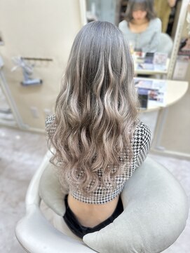 クラナ(clana) エクステでできるシルバーカラー