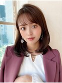ホワイトグレージュ後れ毛が可愛い顔周りレイヤーミニウルフ