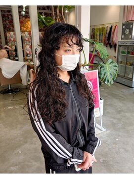 アンゼロ(UNZELO) ロングパーマスタイル