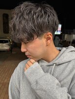 オゼル(OZEL) 王道のショートに艶のあるパーマを掛け合わせて上品に。