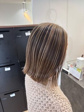 ユニ バイ マグ 長野店(Uni.by Mag) ハイライトレイヤーカットミルクティーベージュバレイヤージュ