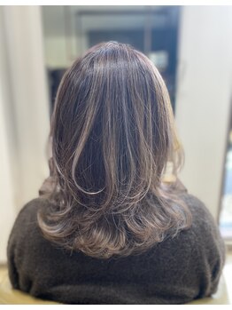 シャイン(shine)の写真/天然由来成分が92%配合のオーガニックカラー“ヴィラロドラ”で白髪染めも潤いのある艶やかな仕上がりに！