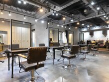 MATOI.  men’s hair by LADIX 眉毛【マトイ メンズヘアー バイ ラディックス】の雰囲気（三宮で大人の男性が寛げる上質なメンズサロン【Men's salon】）