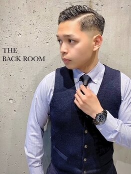 ラグシス ザ バックルーム(LUXIS THE BACK ROOM)の写真/《メンズ専門店》スーツにも私服にも似合う"フェードスタイル"を提案。できる男を演出[パーマ/フェード]
