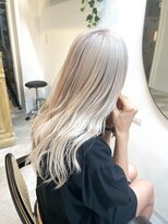 ドットハリス(.Hallis)&nbsp;大人かわいい/小顔/ミディアムレイヤー/20代30代40代