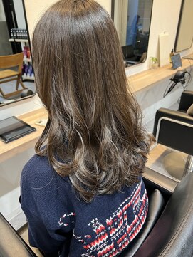 フルール(Fleur) 恵比寿 レイヤーカット 韓国 前髪カット ハイライト