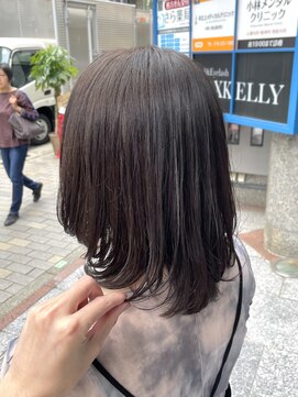 アンビエンテ(ambiente) ミディアムストレート　ツヤ髪【坂根】