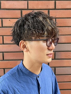 クロム トウキョウ ザ バーバー 新宿(CHROM TOKYO the Barber) ハイライト／ツイストスパイラル　20代30代　新宿　西新宿