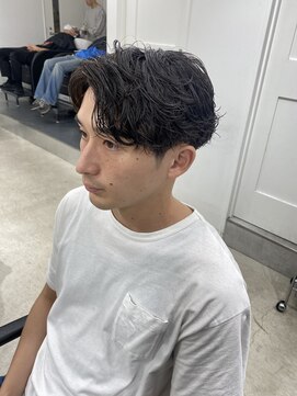 フィフス 栄(fifth) ツイストスパイラルパーマセンターパートツーブロックメンズ栄