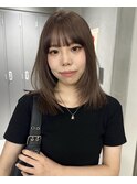 黒髪グレーベージュレイヤーロング