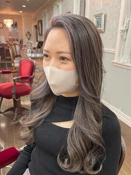 2丁目3番地美容室 ハイライト×グレージュ
