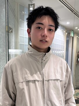 ラパンセヴェールメンズ 栄(LA PENSEE VERT MEN'S) 襟足長めなスパイキーショート