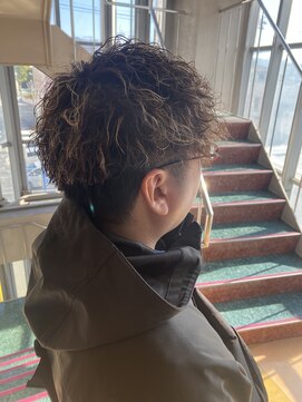 シェリー(Che'ri) ツイストスパイラル×メンズパーマ(山崎)