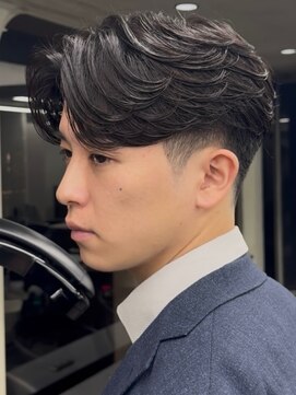 ニコ トウキョウ ロジック(nico TOKYO Logic) センターパートニュアンスパーマ曲がる縮毛矯正