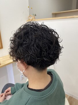 ハリトカミ ショートパーマ
