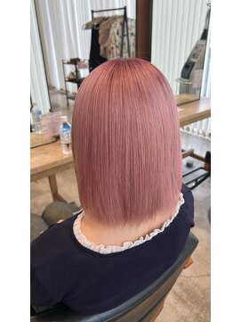 ヘアーメイク アディクト(HAIR MAKE addict) ホワイトピンクカラー