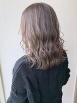 エレン バイ アルティナ(Ellen by artina)&nbsp;ラベンダーベージュ×波ウェーブ【Ellen新宿】