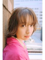 大人可愛い20代30代40代小顔ワンサイドショートボブ丸み前下がり