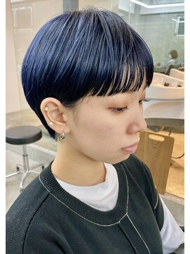 ソーコ 渋谷(SOCO) 大人かわいいネイビーブルーコンパクトタイトショート（徳竹）