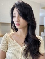 フォンズ(FONS)&nbsp;外国人風/ブルーブラックレイヤーカット黒髪ロングヘア学割U24