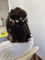 ヘアーアンドメイクアップモパ&nbsp;ハーフアップアレンジ