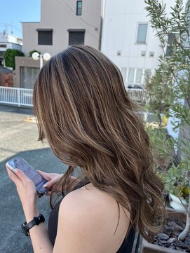 ポルム パプリカ(polum paprika) 大人可愛いハイライトシルキーベージュゆるふわウエーブロング