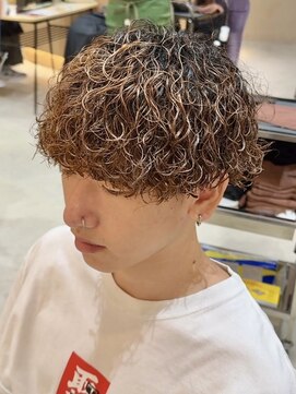 ヒビヲ(HIBIO) プードルパーマスパイラルパーママッシュ波巻きパーマウルフ30代