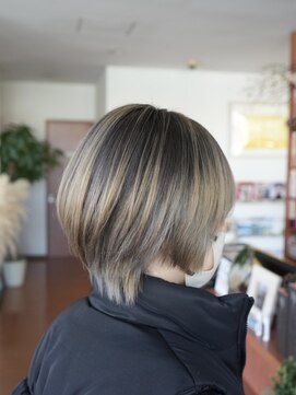 スタジオフィット(STUDIO FITTO) バレイヤージュカラー×ショート