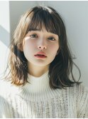 春夏の外ハネ切りっぱなしミディ*シアーベージュ