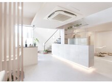 ロペ(ROPE.)の雰囲気（白を基調としたゆったり空間とハイレベルな技術を提供してます☆）