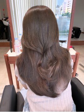 ホロ 渋谷(hollo) 韓国風ミルクティーレイヤーカットオリーブベージュグレージュ