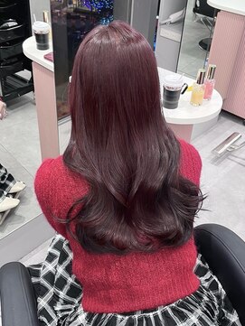 ジエクト カナウ(The Ect canow) ワインレッド／ボルドーカラー／レイヤーカット／セミロング