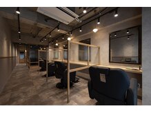 ダウズバーバーショップ 渋谷(dau's barber shop)の雰囲気（渋谷の喧騒を忘れる、静かで落ち着いた店内。）