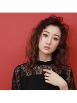 タイズ 秦野店(ties)&nbsp;外国人風ウェーブで魅せるアップバングヘア