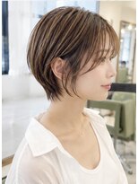 アリスバイアフロート 自由が丘(ALICe by AFLOAT)&nbsp;大人ショートヘアウルフショートレイヤーハイライトひし形耳掛け
