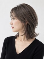 ソレイユカラー トヨカワ(SOLEIL COLOR TOYOKAWA)&nbsp;ウルフミディアムくびれヘア立体感ハイライトアッシュグレージュ