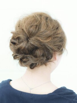 オーロ 西宮店(ORO) 結婚式や二次会にオススメ　大人可愛いルーズヘアアレンジ