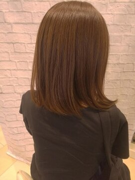 ミーティア バイ クアトロ(Meteor By QUATRO) ツヤ感にうっとり。キレイな髪を印象づけて