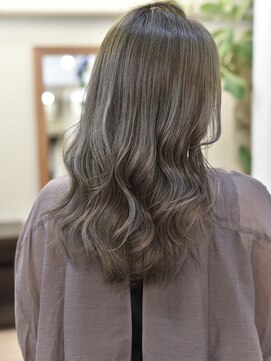 イリーブ(elieve) #人気グレージュカラー 赤色が嫌いな方、柔らかさが欲しい方