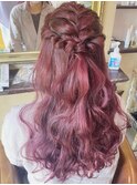 ピンクヘアーハーフアップ