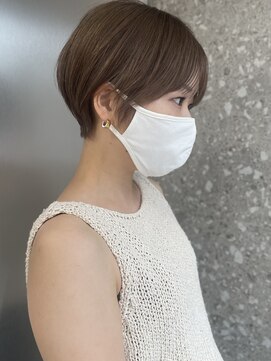 サンク 原宿 表参道(cinq) ショートヘア×ミルクティーベージュカラー