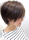マッシュショートボブ/フェザーバング/カーキグレージュ