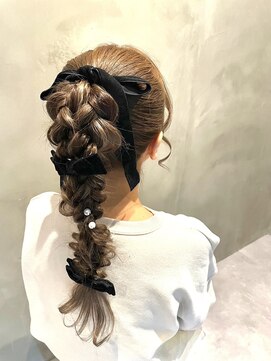 サロンドワン(SALON DE 1) #編みおろしポニー