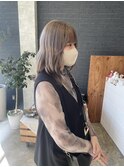 ホワイトベージュ