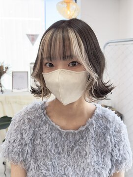 リル 溝の口(LiL) フェイスフレーミングカラーホワイトベージュカラー/溝の口