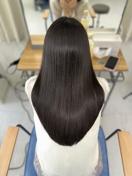 エミン(emyn) 髪が変わる【美髪革命】艶髪/髪質改善/縮毛矯正/代々木