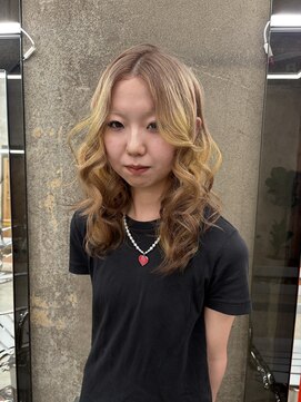 リリック(LYLICK) ナチュラルベースなデザインカラー